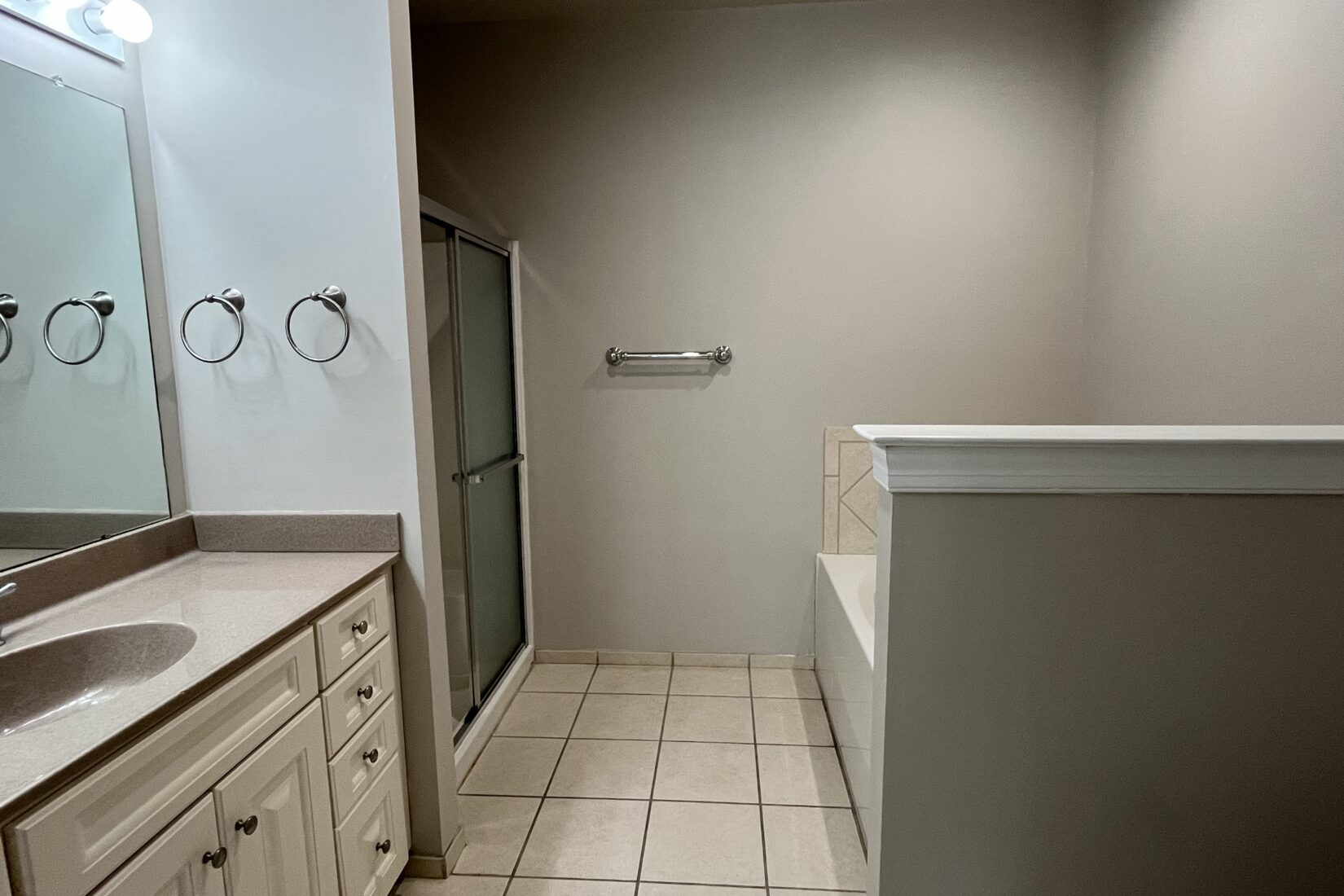 Main Bath Upper Level Form Br