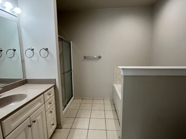 Main Bath Upper Level Form Br