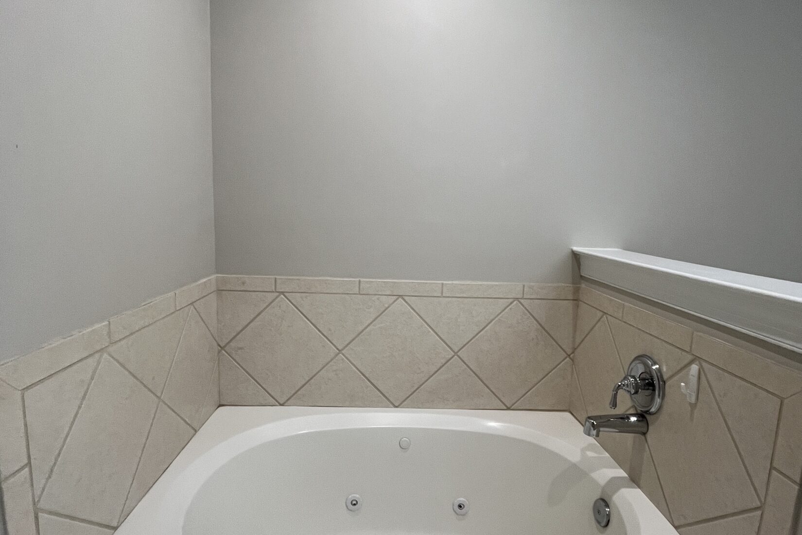 Main Bath Whirlpool Tub