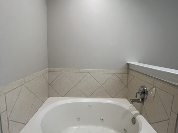 Main Bath Whirlpool Tub
