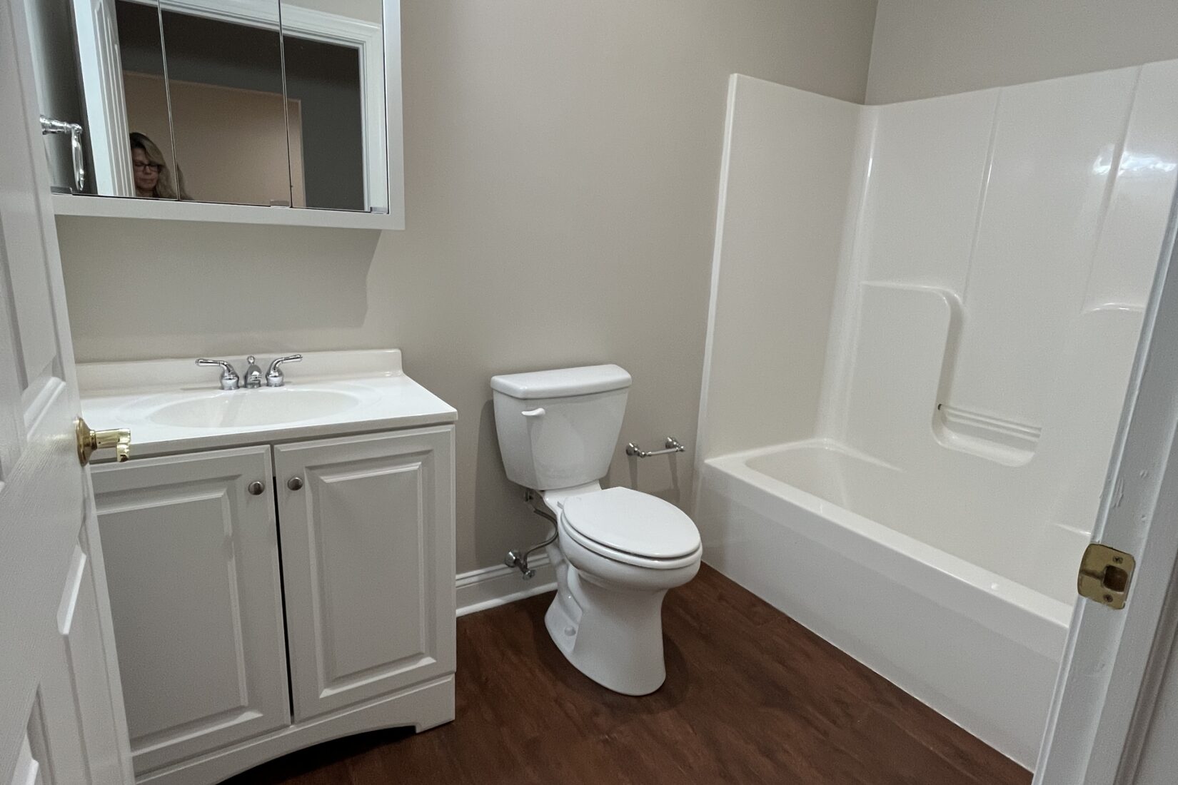 Upper Llevel 2nd Bath