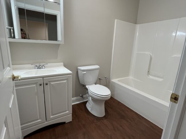 Upper Llevel 2nd Bath